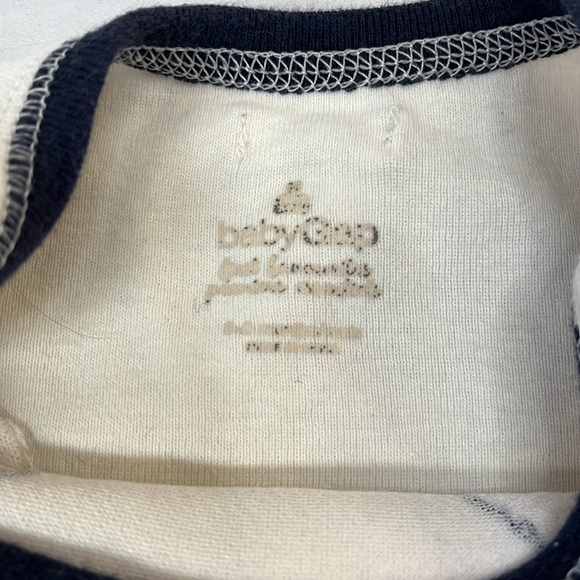 0-3M Marks & Spencer and GAP bundle - Picture 6 of 6